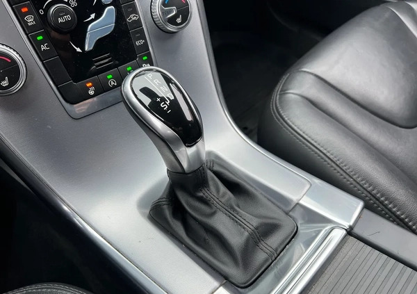 Volvo XC 60 cena 89800 przebieg: 103800, rok produkcji 2016 z Janowiec Wielkopolski małe 497